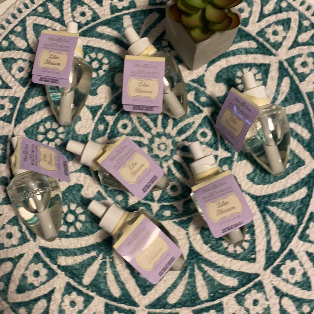 Lilac blossom wallflowers , Bath & Body Works